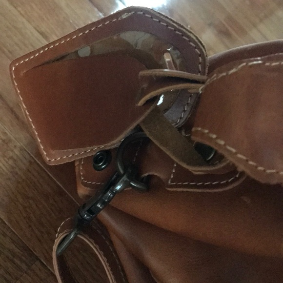 *Feature* NWT! Canyon Outback 100% Leather Duffel - Picture 4 of 5